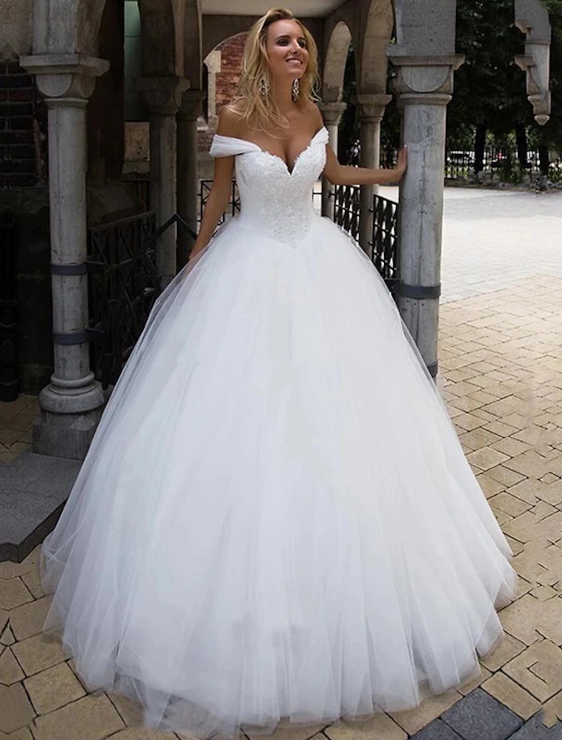 Luolandi Wedding Dresses Ball Gown Off Shoulder Cap Sleeve Chapel Train Tulle Bridal Gowns